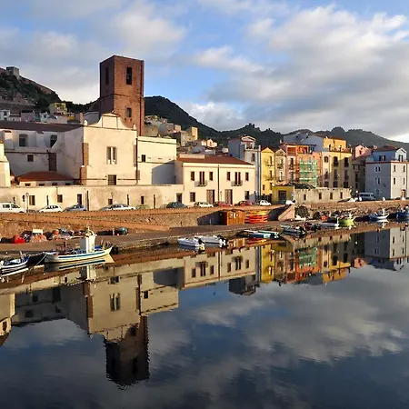 شقة Sardinian Gallery Corso بوسا