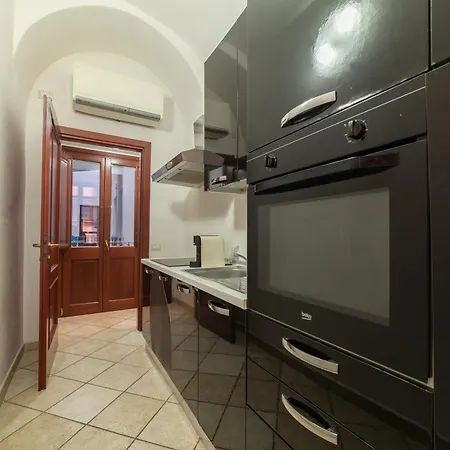 Sardinian Gallery Corso * ボーザ